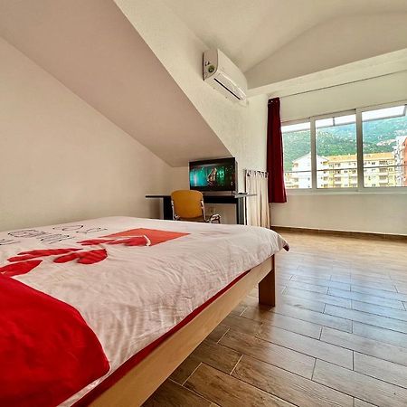 Homestay Mark - Double Bed Room - Shared Bathroom And Kitchen Budva Eksteriør bilde