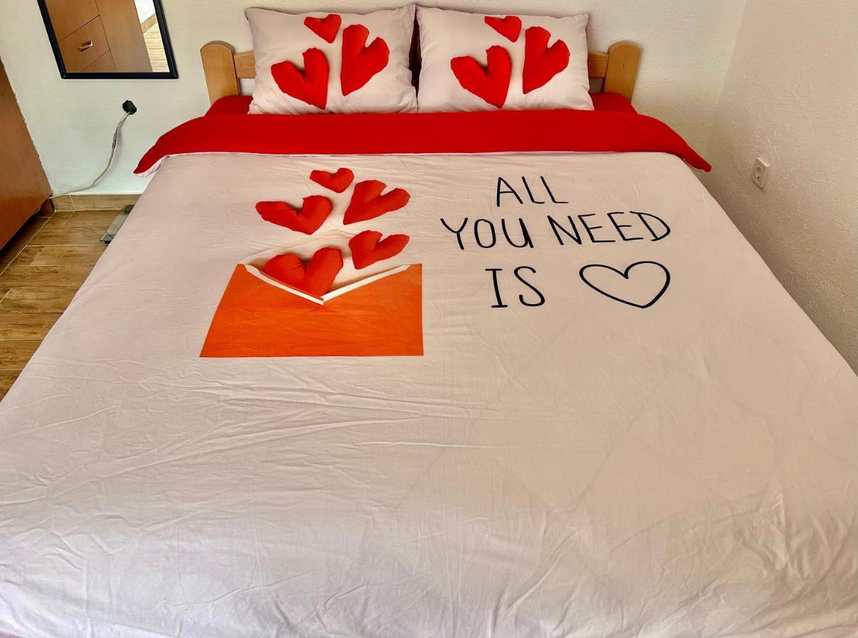Homestay Mark - Double Bed Room - Shared Bathroom And Kitchen Budva Eksteriør bilde